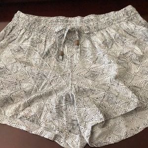 Casual drawstring tribal print Old Navy shorts